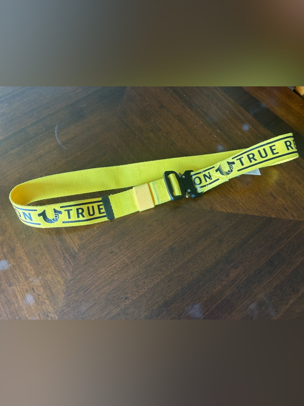 True Religion Yellow Logo Military Style Squeeze Clasp Belt Seatbelt Mens M/L